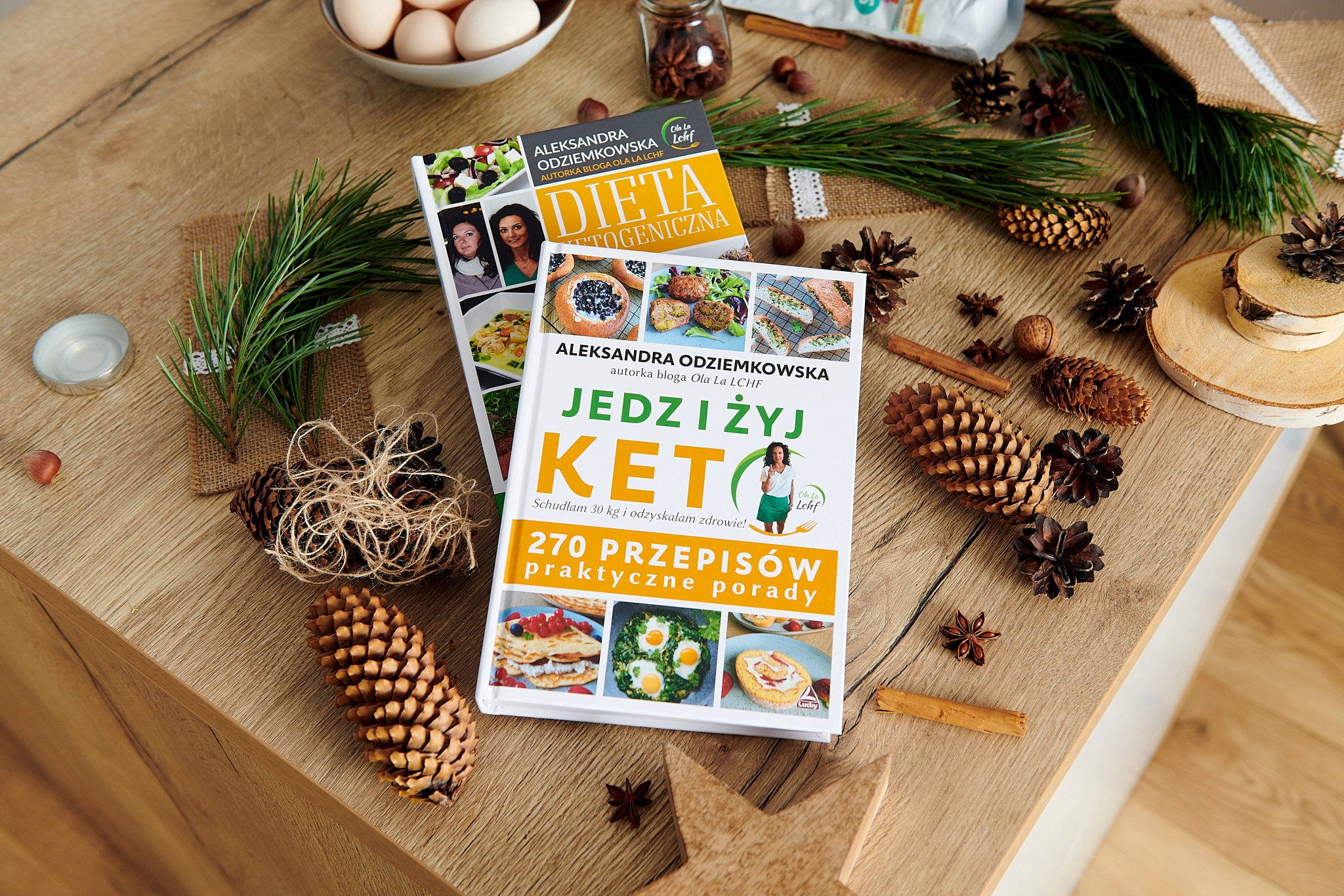 Zestaw książek z ponad 500 keto przepisami: co zawiera i jak wspiera dietę ketogeniczną
