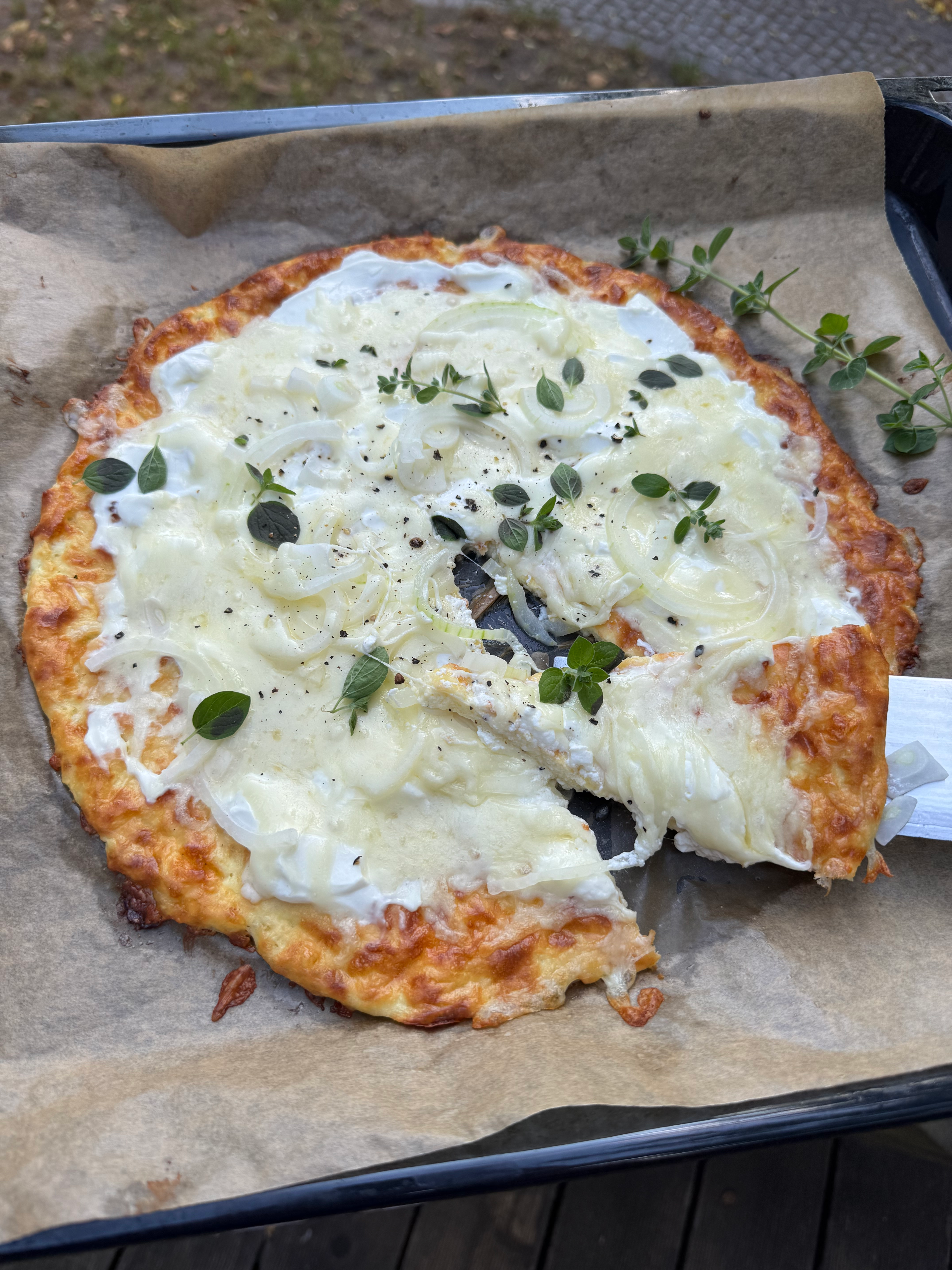 Pizza Bianka w klimacie keto